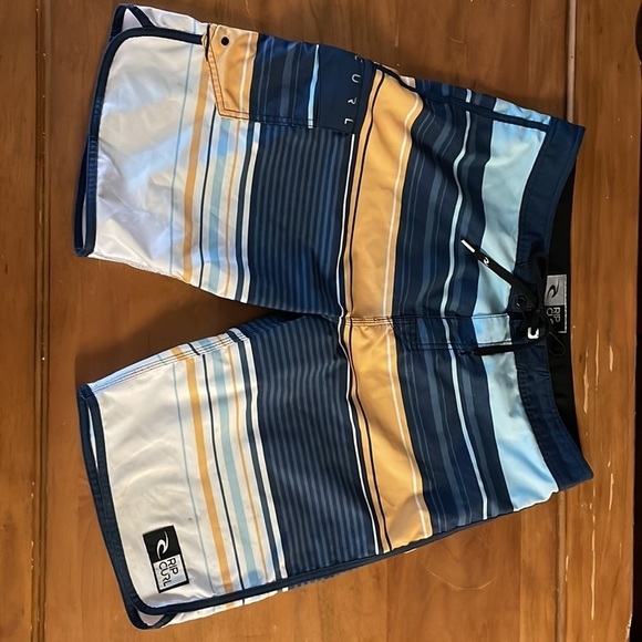 Rip Curl Board Shorts Size 34 - Picture 2 of 8
